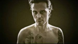 Виле Вало в едър план