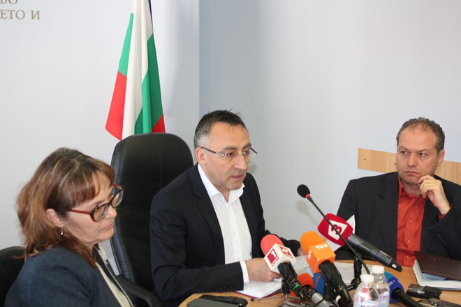 Zam ministarat na obrazovanieto dian stamatov na preskonferentsiya