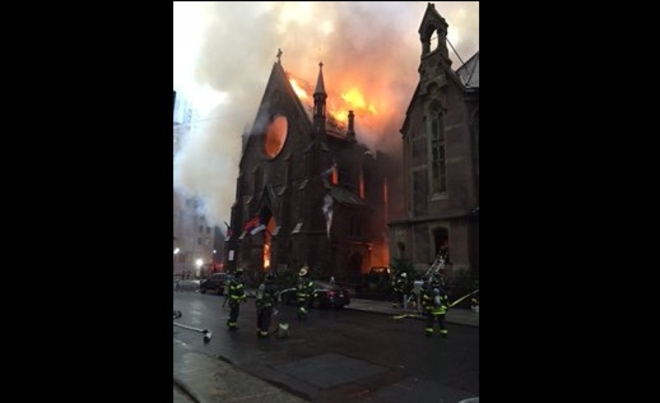 Сръбската катедрала в Ню Йорк изгоря на Великден