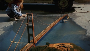 Кадър от клипа на "Колдплей" Up&Up