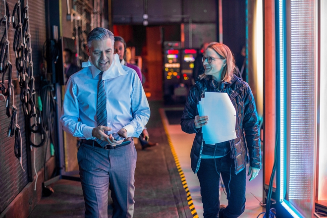 Джордж Клуни с режисьорката на "Пулсът на парите" Джоди Фостър