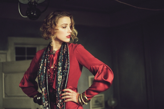 Амбър Хърд в ретро стил