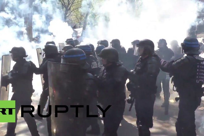 Demonstratsii v parizh sreshtu trudovata reforma