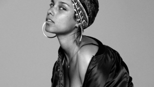 Алиша Кийс в клипа си In Common