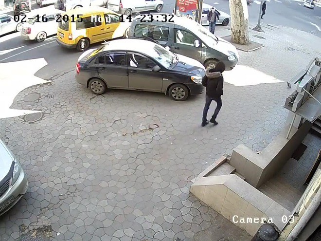 Класическа кражба от кола. Вижте и внимавайте.