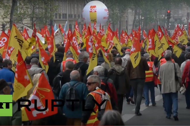 Frenskite zheleznichari na protest sreshtu reformata v trudovoto zakonodatelstvo