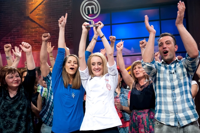 Севда Димитрова с наградата от MasterChef 2