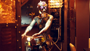 Механичният роб, въртящ педалите на времето