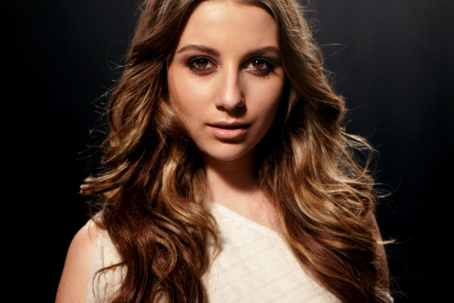 Mihaela marinova s bg pesen klip i debyut na godinata