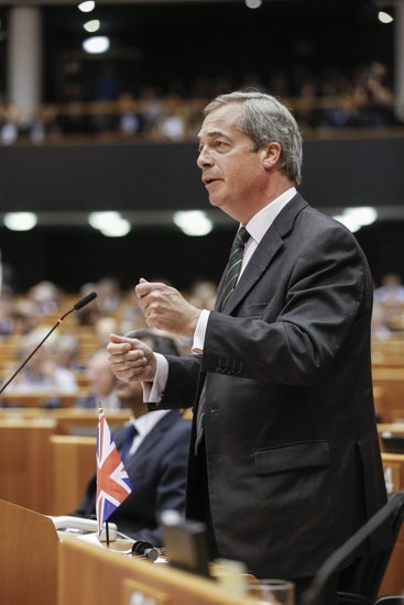 Найджъл Фараж се оттегля като лидер на UKIP