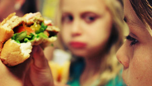 Децата и вредните храни