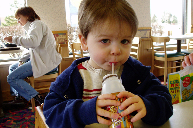 Polezno li e mlyakoto za detsata