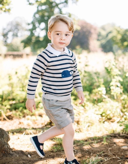 Принц Джордж на три годинки