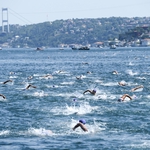 Плувният маратон в Истанбул