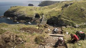 Възможно ли е това да са руините на Камелот?