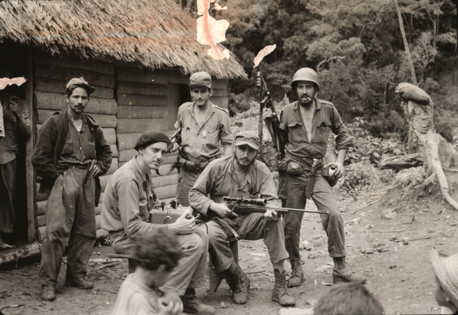 Фидел Кастро с партизаните в Сиера Маестра, 1957 г.