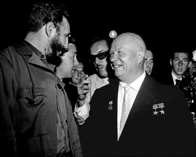 Фидел Кастро и Никита Хрушчов в ООН