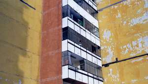 Панелен блок на кадър от "Безбог"