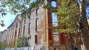 Вежди Рашидов при тютюневите складове след пожара