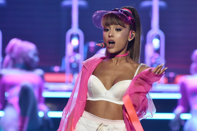 Ariana grande pee na videonagradite na mtv 2016