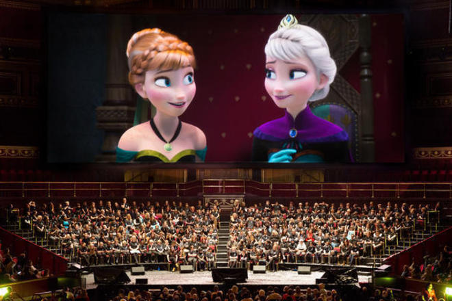  zamraznaloto kralstvo film s muzika na zhivo