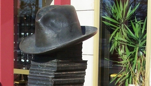 Паметник на Ерих Кестнер в Дрезден