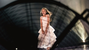 Лидия Ганева в клипа си за детската Евровизия