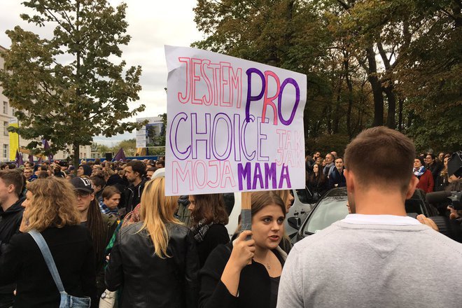 Masovi protesti v polsha sreshtu opita za zabrana na abortite