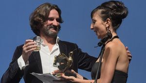 Фредерик Бегбеде с наградата "СинеЛибри"