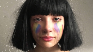 Мади Зиглър върху обложката на This Is Acting