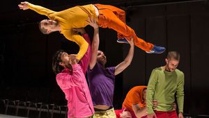 Спектакълът "Нагоре"