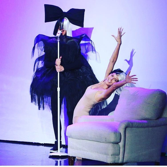 Хелоуин 2016: Хайди Клум като танцьорката на Сия