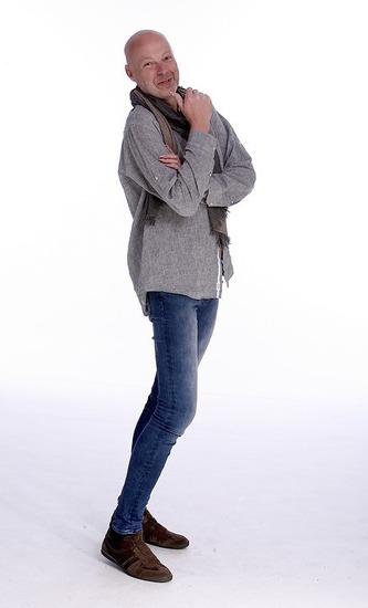 Тесните панталони не са направени за мъже, даже когато са високи, дори когато са млади