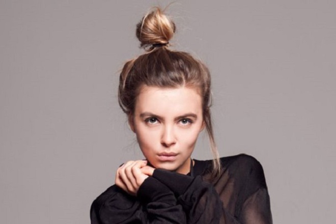 Zamestnik vatreshniyat ministar na ukrayna vav fotosesiya