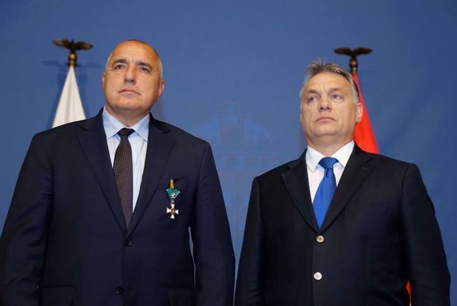 Виктор Орбан награждава Бойко Борисов с ордена "Голям кръст за граждански заслуги"