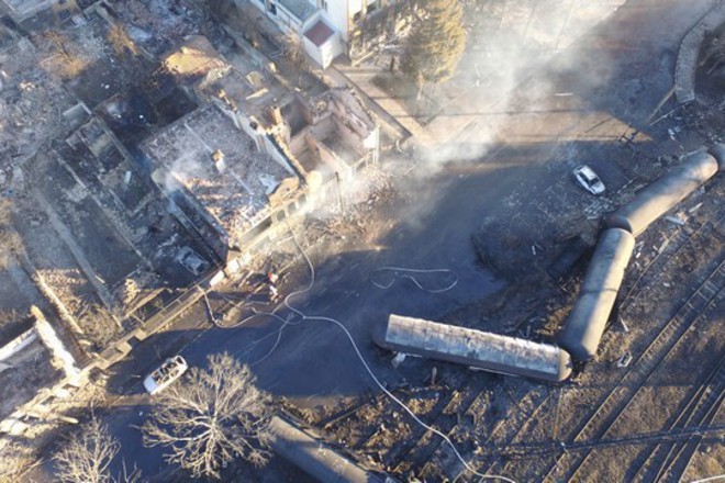 Derayliralite tsisterni v hitrino pogled ot vazduha