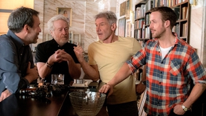 Звездите на "Блейд рънър 2049" с режисьорите на стария и новия филм