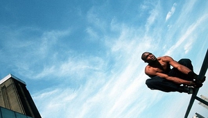 Кадър от документалния филм Jump London (2004)