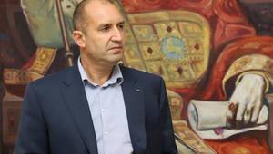 Румен Радев по време на кандидатпрезидентската си кампания