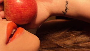 Ябълката като символ на сексуалност и греховност