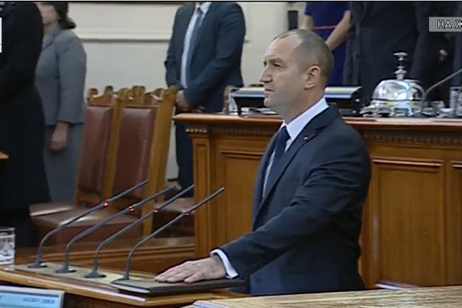 Rumen radev polaga kletva kato prezident
