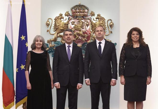 Президентът, вицепрезидентът и предшествениците им на "Дондуков" 2