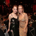 Ема Стоун и Емили Блънт на актьорските награди