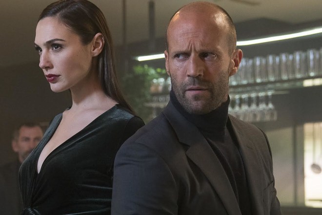 Gal gadot i dzheysan steytam v obshta reklama