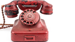 Продава се: Червеният телефон на Хитлер