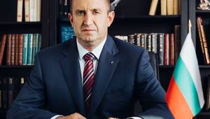 Портретна снимка на президента Румен Радев