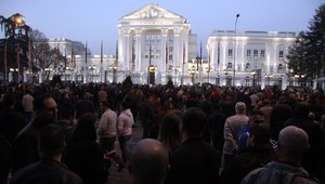 Стотици на протест в Македония срещу албанския език като официален