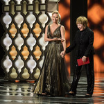 Чарлийз Терон и Шърли Маклейн на "Оскарите"