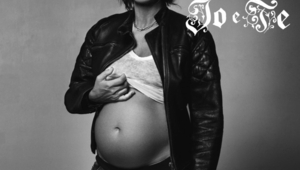 Бременната Джана Нанини на обложката на албума Io e te (2011)