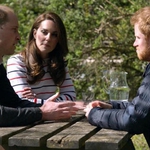 Уилям и Хари разговарят с Кейт за смъртта на майка си